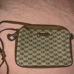 Micheal Kors Crossbody